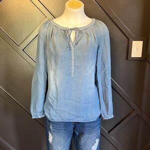 VINTAGE AMERICA BLUES "Carmella" Chambray Peasant Top Size Small NWT